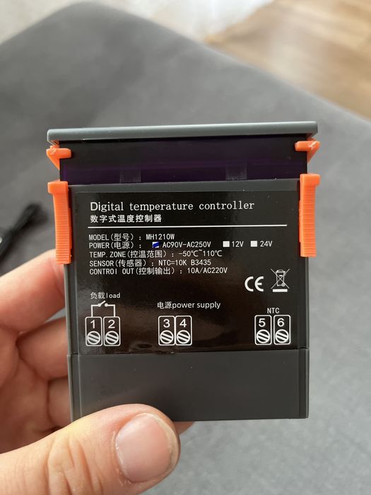 Nowy termometr z ekranem