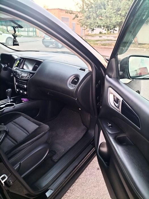 Продам Nissan Pathfinder