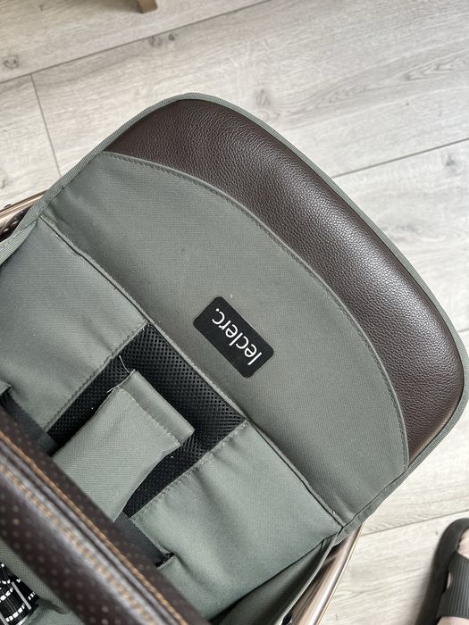 Spacerówka Leclerc influencer w kolorze army green do samolotu