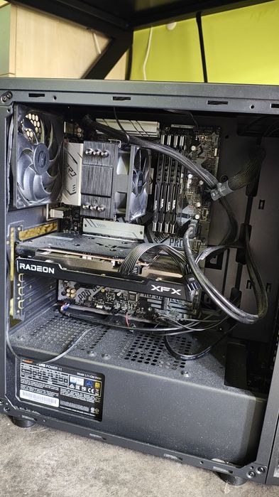 Sprzedam komputer  na części Pentium g6400, ram 16gb 3600mhz , 700w, zamknięta obudowa