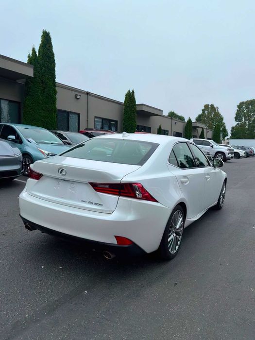 Lexus IS 300      2016