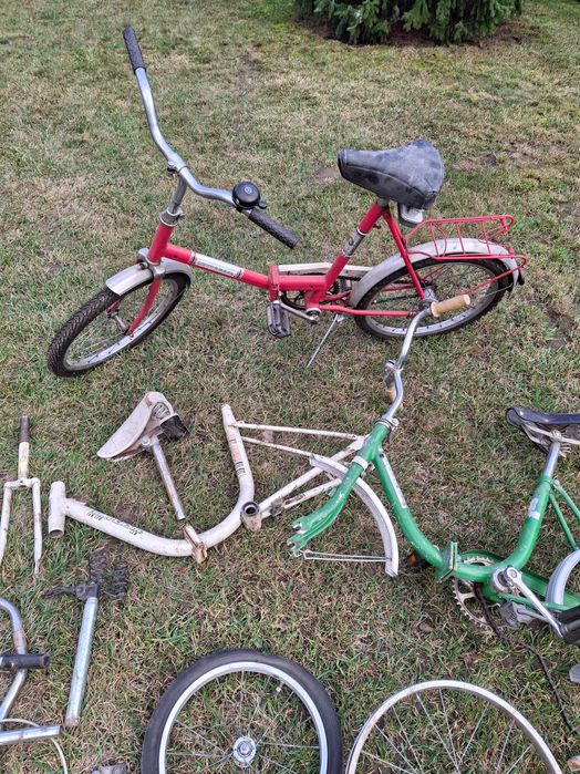 Trzy rowery 2 universal i 1 pelikan cena 350 zł.