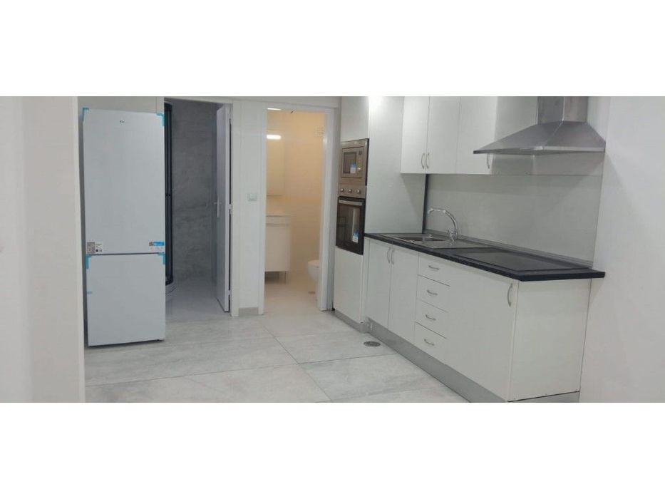 Loja com Acesso Direto à Rua - 46m² + 15m² de Terreno