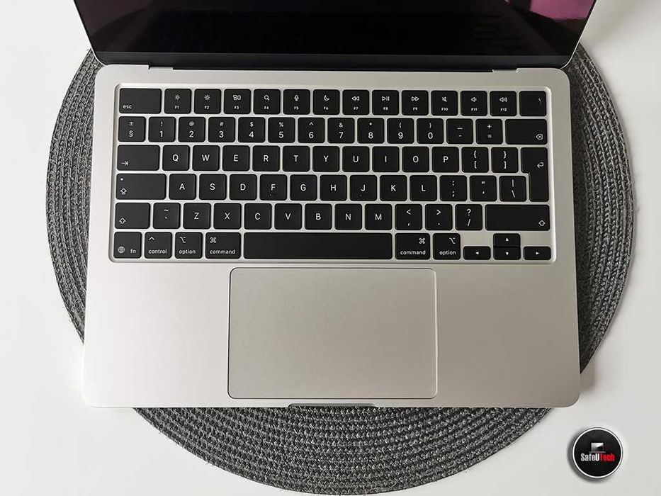 JAK NOWY MacBook Air 13 M4 16 GB 256SSD Silver Bat. 100% GW. 08.2026