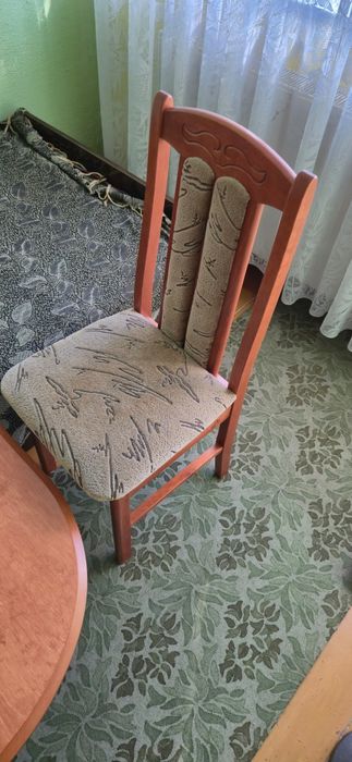 Stół plus 6 krzeseł