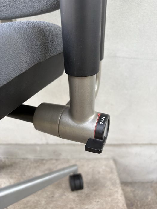 Fotel biurowy Steelcase Please V2
