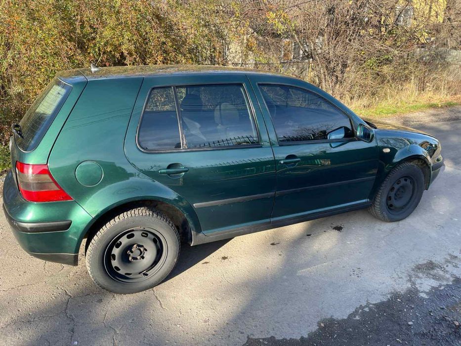 Фольцваген голоьф 4 1999р без торгу.