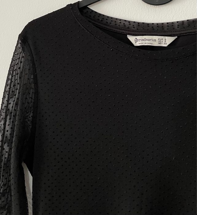 Vestido preto com mangas translúcidas (Stradivarius, tamanho S)