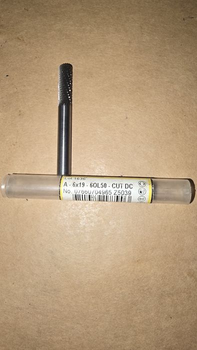 Conjunto 12 fresas de tungsténio - 10 novas / 2 usadas