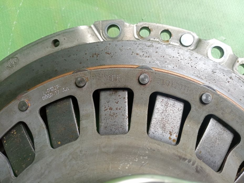 Сцепление Туарег НФ Кошик зчеплення з вичавним підшипником Touareg NF