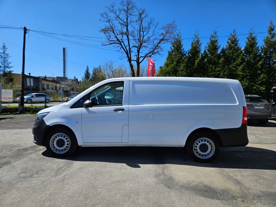 Mercedes-Benz VITO 4X4 LONG KLIMA AUTOMAT REJ.02 2021 3OSOBOWY CIEŻAROWY  Cena 72900