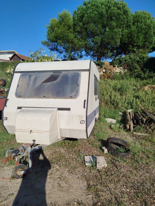 Caravana Adria com avançado