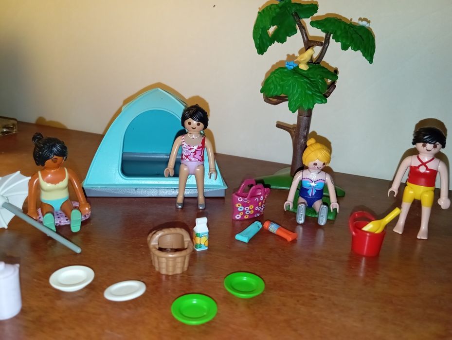 Playmobil - grupo de amigas no campismo