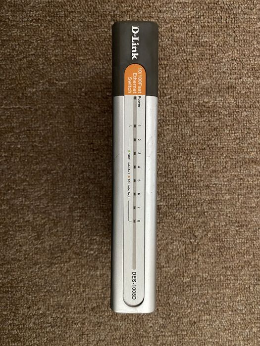 Комутатор D-link DES-1008D
