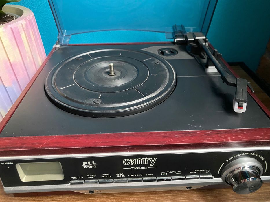 Програвач вінілу Camry Premium CR1113 (з радіо)