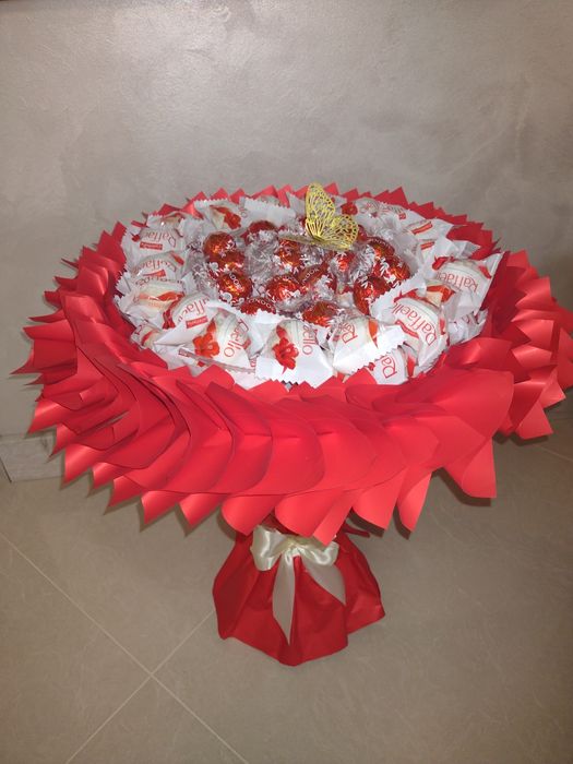 Bukiety boxy na każdą okazję róże mydlane i słodycze