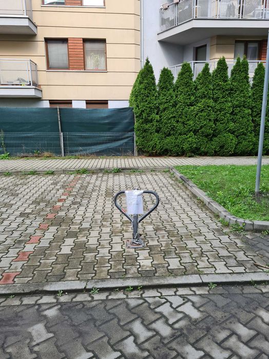 Wynajmę miejsce postojowe ul. Radzikowskiego 106A cena 250 zł