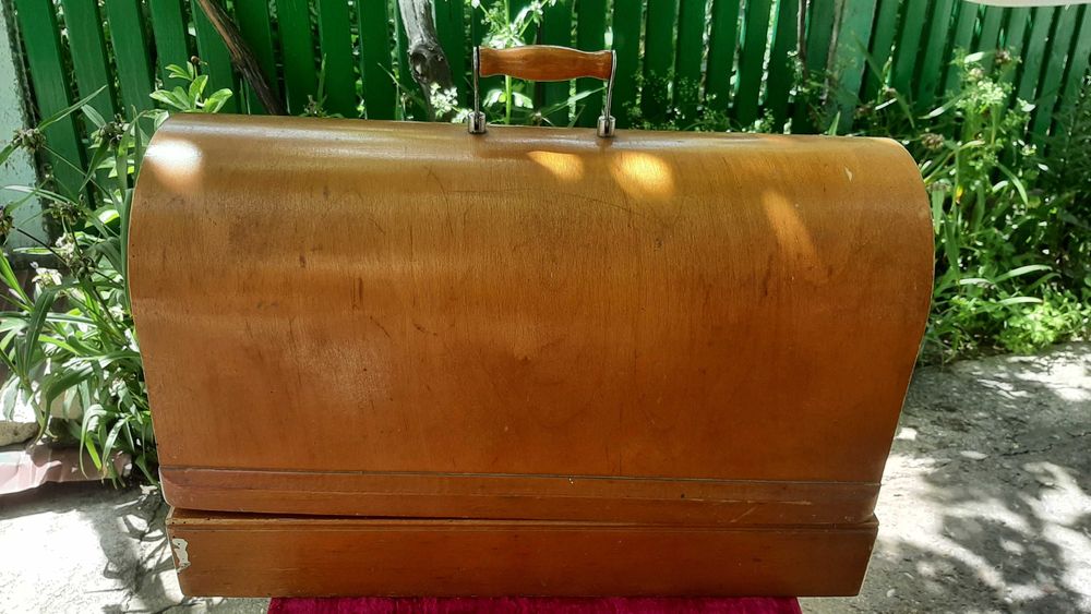 Машинка швейная Подолка