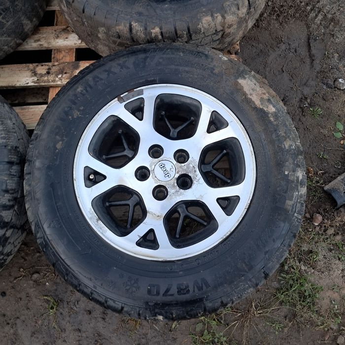Felgi z oponami jeep Grand Cherokee zj