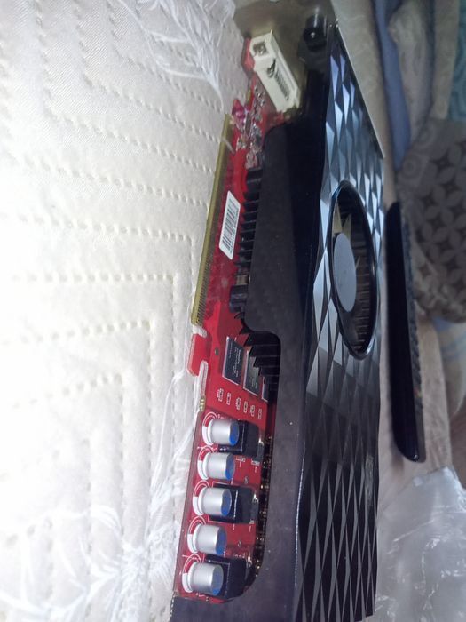 Ram Corsair Vengeance 4gb-ddr3/Gainward hd4850 pci e 512mb ddr3