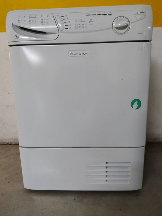 Máquina secar roupa Ariston