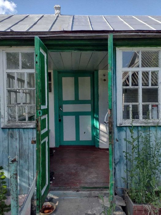 Будинок із земельною ділянкою