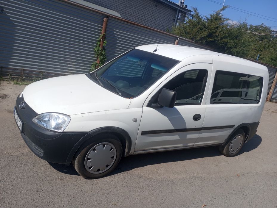 Продам економний Opel Combo C 1.3 cdti