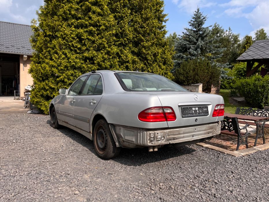 Mercedes E Klasa 210 bez silnika
