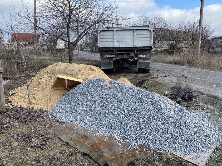 Песок, щебень, фракционный шлак, отсев, зил