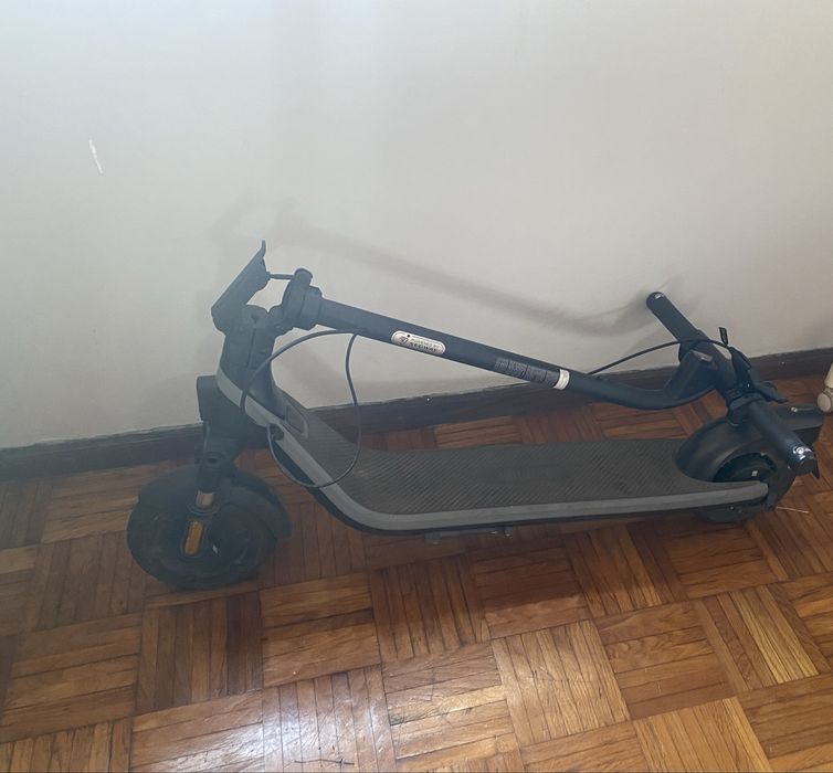 Trotinete Elétrica Segway Ninebot E2 E II – Pouco Uso