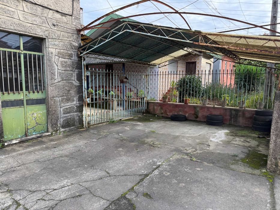 Armazém para indústria, comércio com habitação