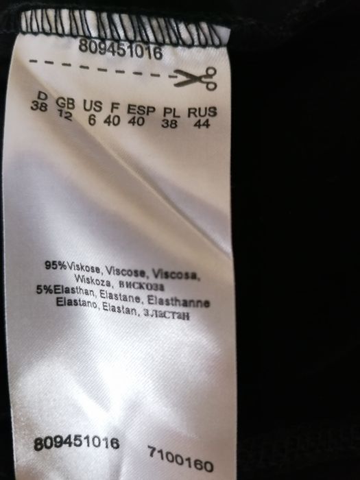 Sukienka firmy Olsen