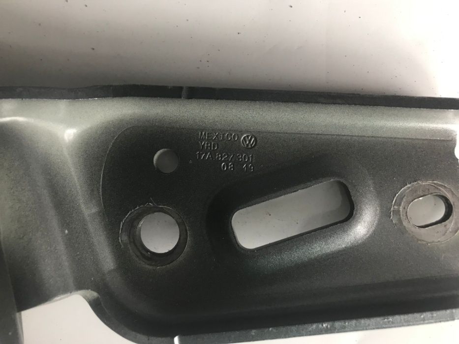 Петлі кришки багажника(комплект) Volkswagen Jetta МК7 17A827301