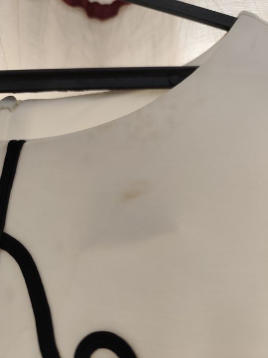 Vestido de cerimónia branco e preto