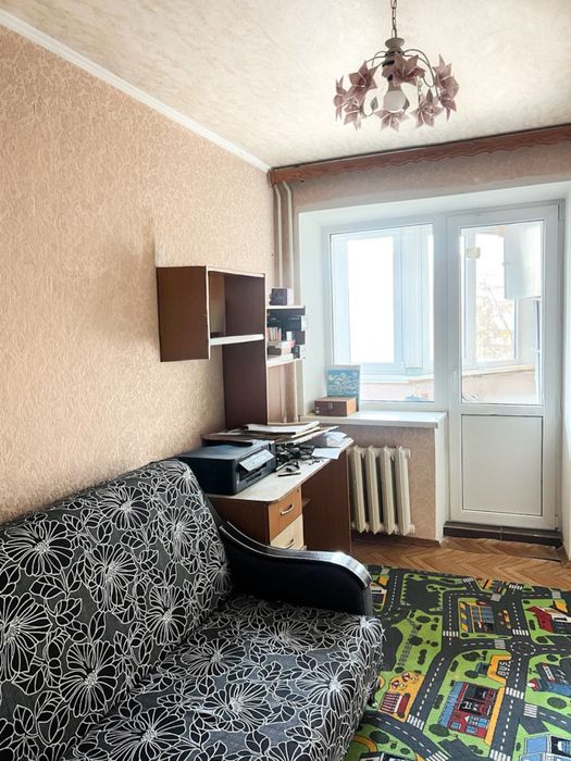3 поверх 80м2 4 кімнати лоджія. Мазепи 20, Проспект Перемоги.