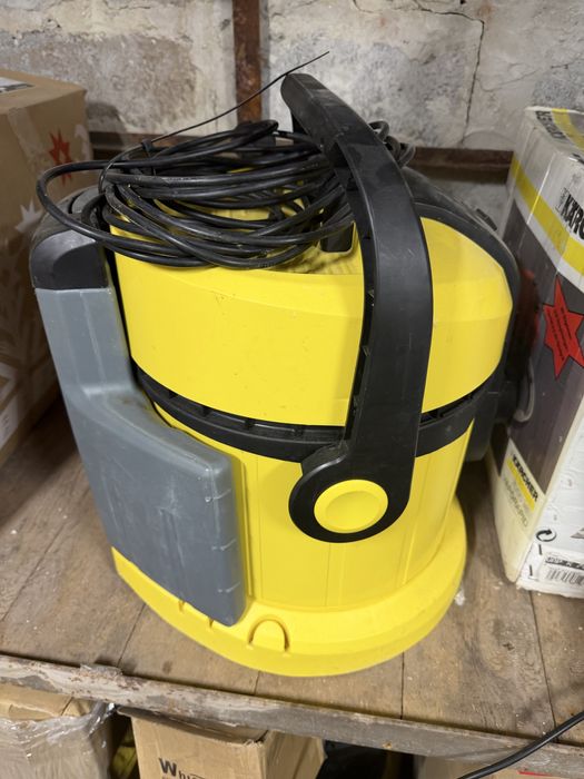 Продам миючий пилосос, екстрактор Karcher SE 4001 / SE 4002