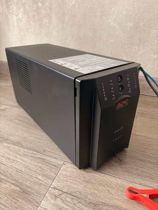 Безперебойник. Безперебійник APC Smart-UPS SUA1000
