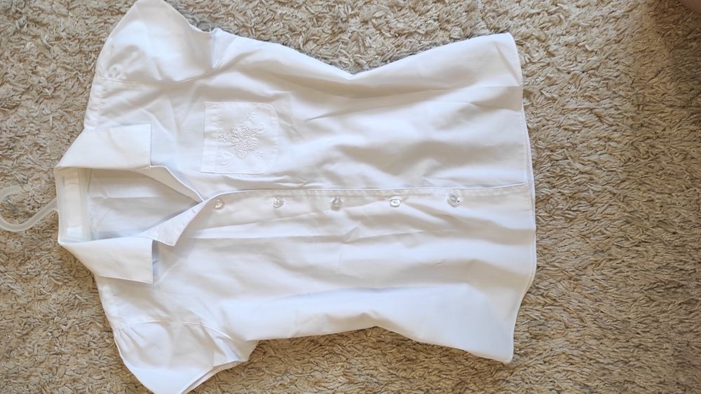 Шкільна блузочка на дівчинку на вік 7-8 років