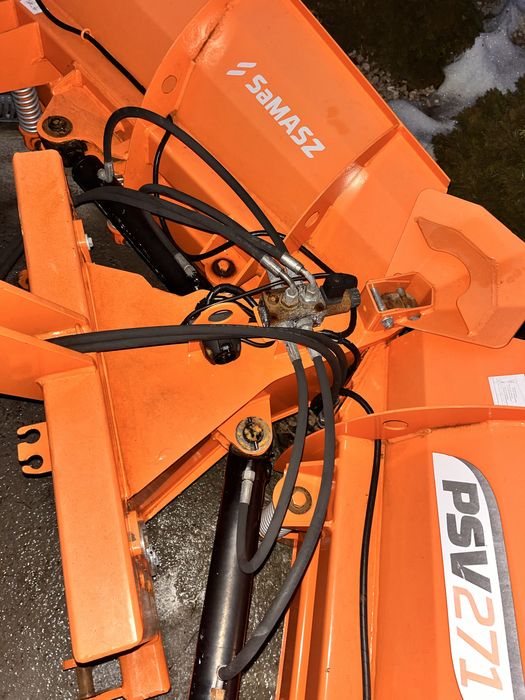 Pług do śniegu Samasz PSV posypywarka Rauch Axeo 18.1 pronar volant