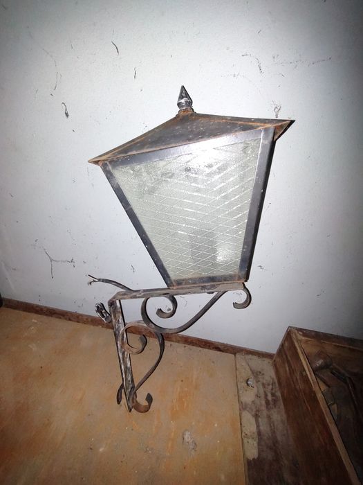 Прибудинковий ліхтар