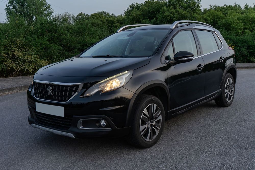 Peugeot 2008 Allure | C\Camera – CarPlay – Hill Climb Control – Luzes de ambiente