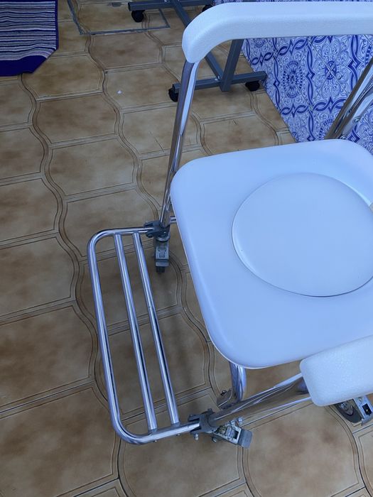 Vendo cadeira sanitaria