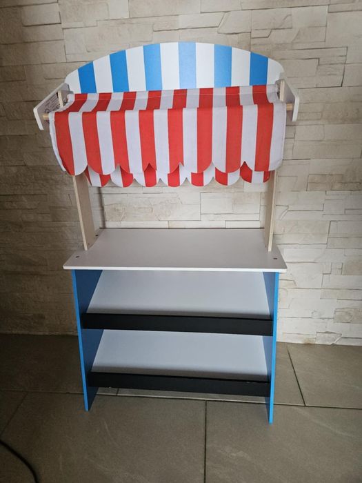 Sklep drewniany dla dzieci.