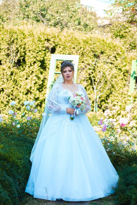 Весільна сукня , 54 розмір , мій зріст 165 + 9 см каблук