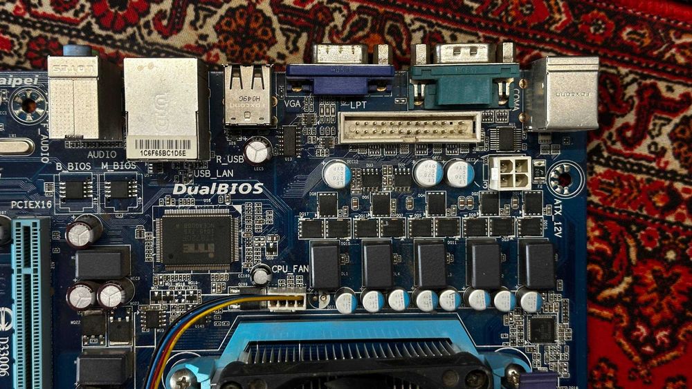 Мат. плата Gigabyte GA-M68MT-S2P + Проц. AMD Athlon II X2 250 3.00GHz