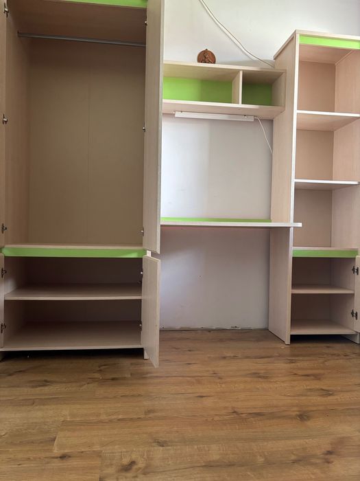 Biurko , meblościanka młodzieżowa.