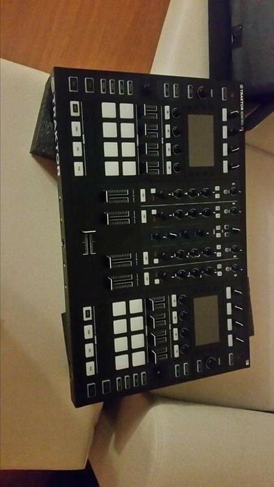 Traktor control s8