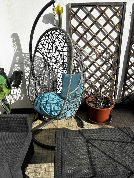 Poltrona tipo ninho para terraço ou interiores