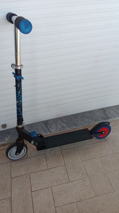 TROTINETE Inox para Jovem Unisexo. 2 Fotos.