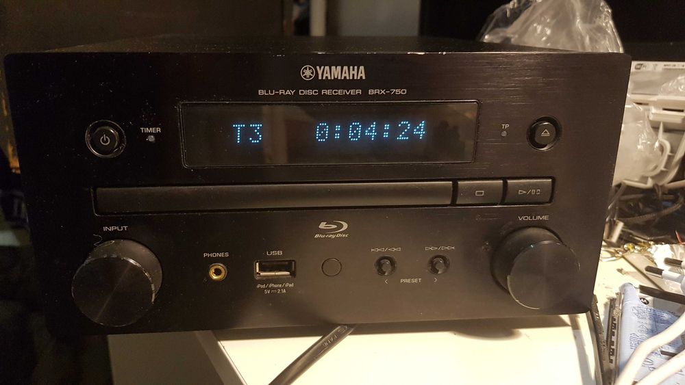 YAMAHA BRX-750 amplituner stero 2.1 BLURAY, CD, DVD, USB network, hdmi